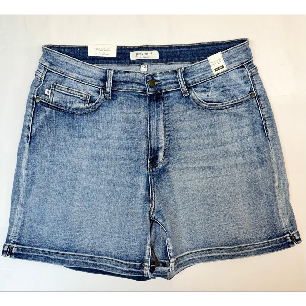 Judy Blue 3XL Mid Rise Denim Shorts Plus Size Stretch Light Wash Women’s